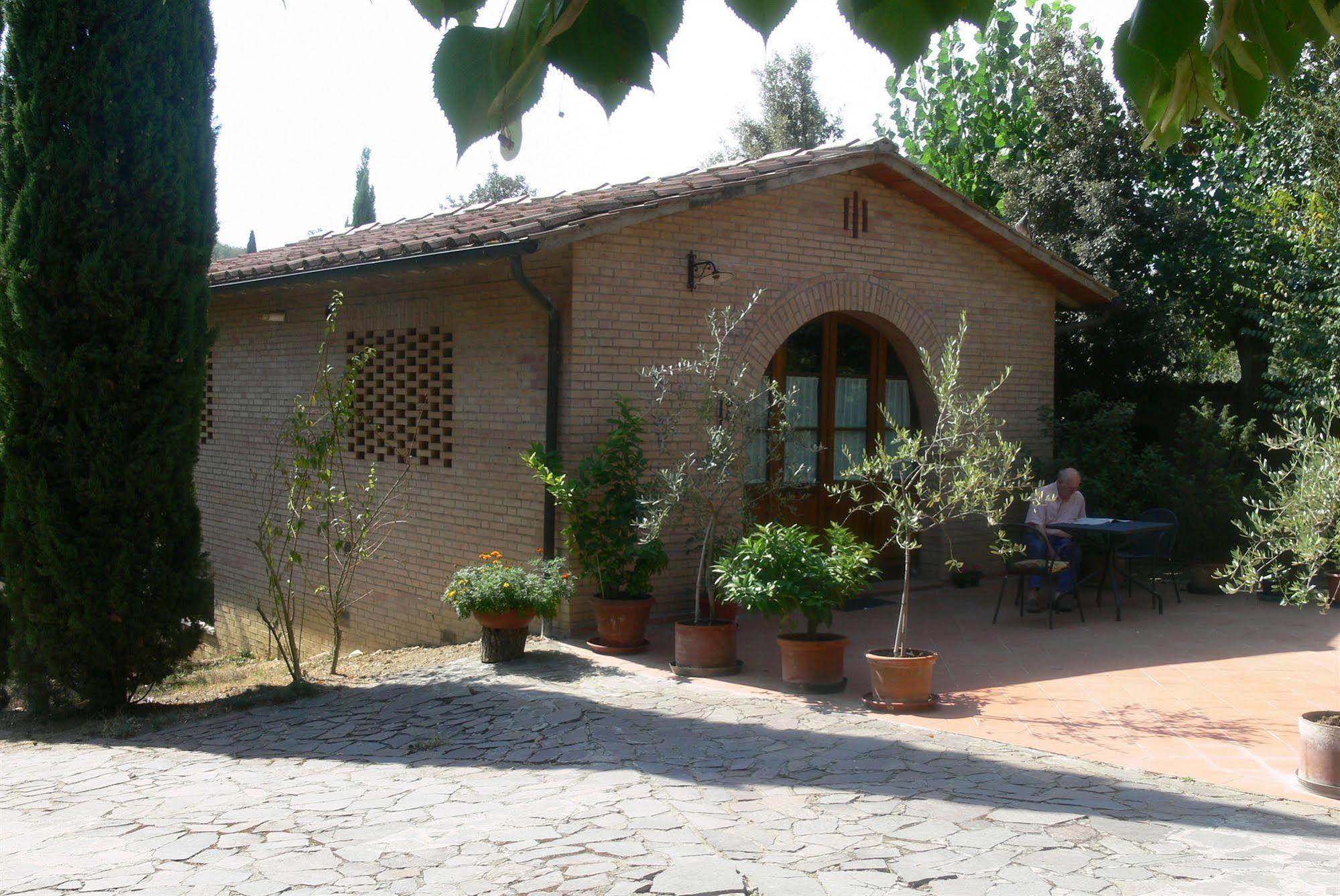 Villa Agriturismo Malafrasca Siena Exterior foto